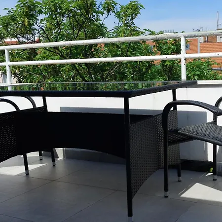 Angel With Large Terrace R6 *